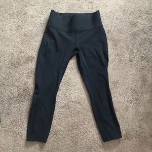 Capri size 8 lululemon